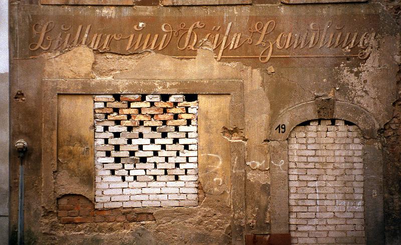 Zittau, Brunnenstr. 19, 3.9.1998.jpg - Butter- und Käse-Handlung (Foto T. Nimoth)